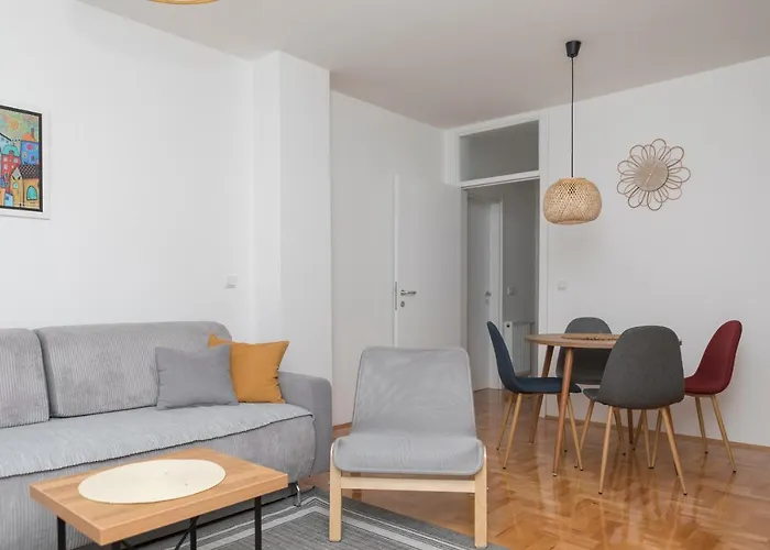 Center Διαμέρισμα *