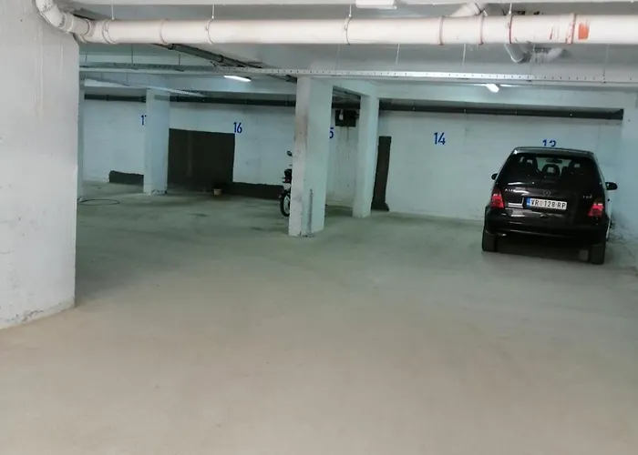 Διαμέρισμα Center *